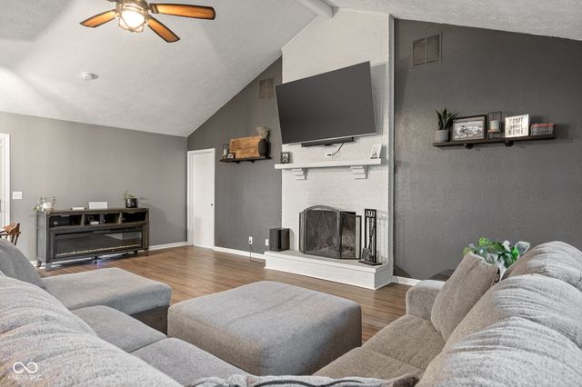 211 Hillview Drive, Jamestown, IN 46147