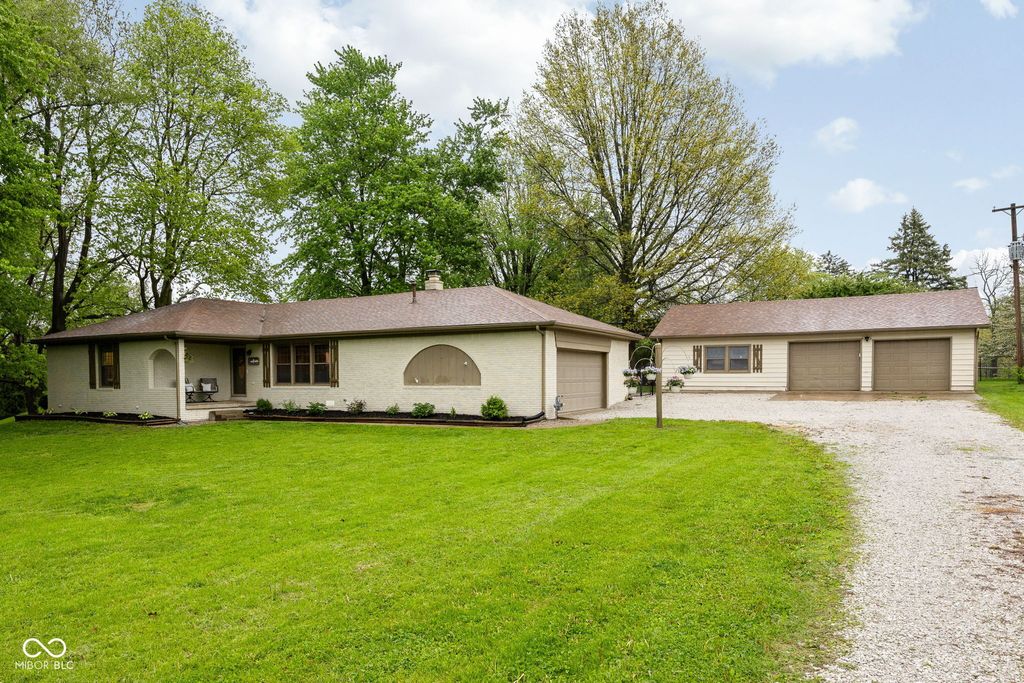 211 Hillview Drive, Jamestown, IN 46147