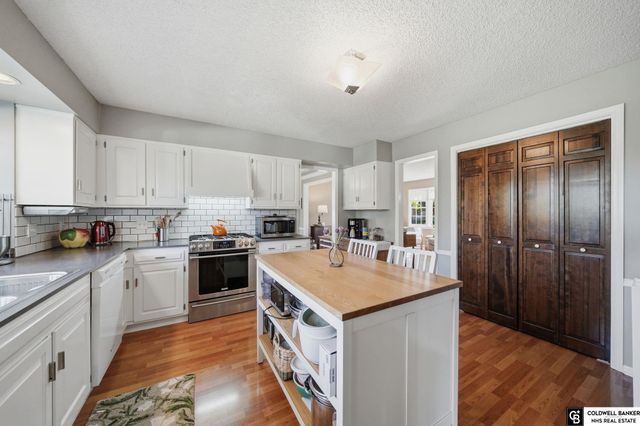 2411 S 74th Street, Lincoln, NE 68506