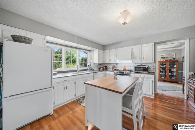 2411 S 74th Street, Lincoln, NE 68506