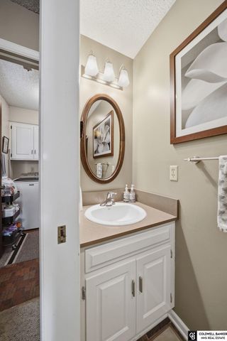 2411 S 74th Street, Lincoln, NE 68506