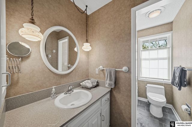 2411 S 74th Street, Lincoln, NE 68506