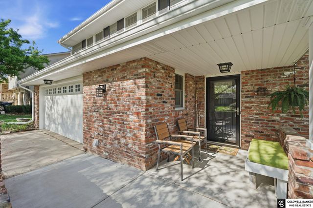 2411 S 74th Street, Lincoln, NE 68506