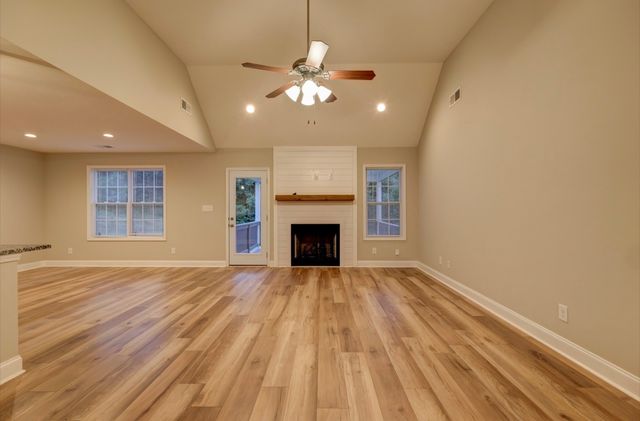 164 Bonnell Dr, Clarksville, TN 37042