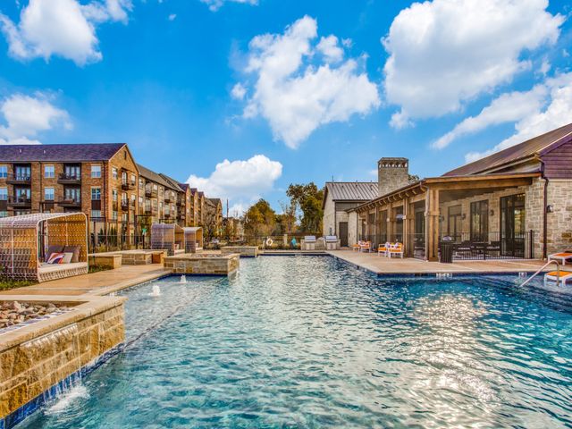 2534 Carmelita Street, Dallas, TX 75212