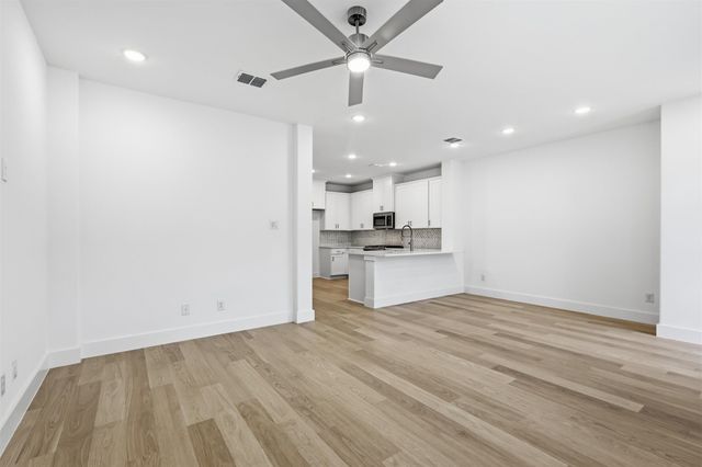 4734 Smokey Quartz Lane, Arlington, TX 76005