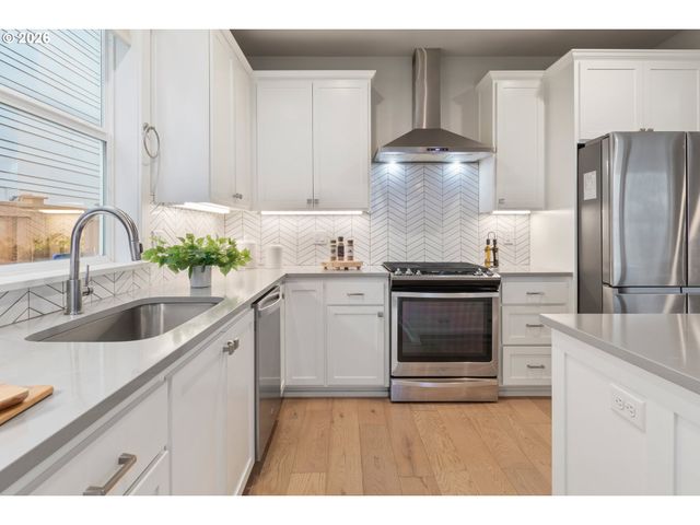 3558 NESTUCCA Loop, Eugene, OR 97408