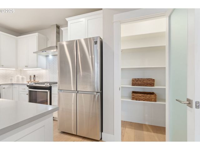 3558 NESTUCCA Loop, Eugene, OR 97408