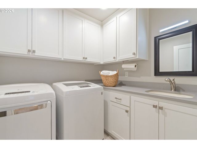 3558 NESTUCCA Loop, Eugene, OR 97408