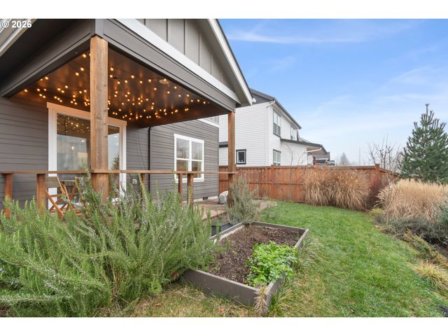 3558 NESTUCCA Loop, Eugene, OR 97408