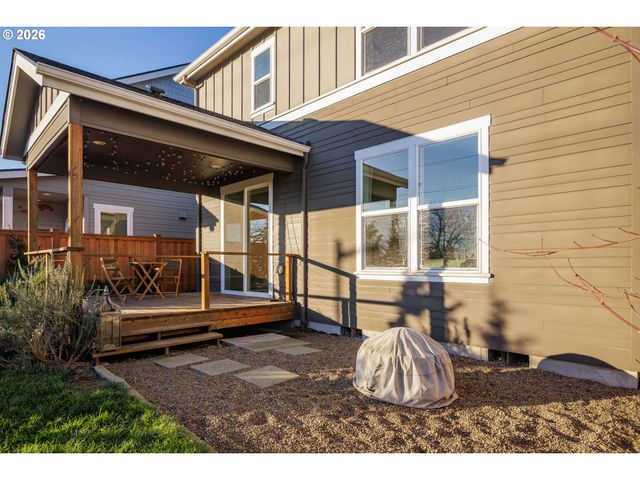 3558 NESTUCCA Loop, Eugene, OR 97408