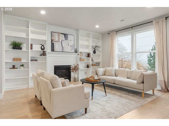 3558 NESTUCCA Loop, Eugene, OR 97408