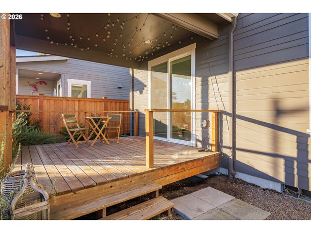 3558 NESTUCCA Loop, Eugene, OR 97408