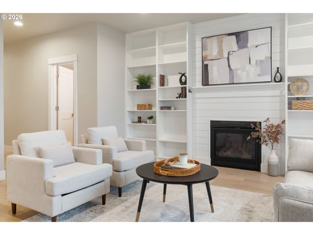 3558 NESTUCCA Loop, Eugene, OR 97408