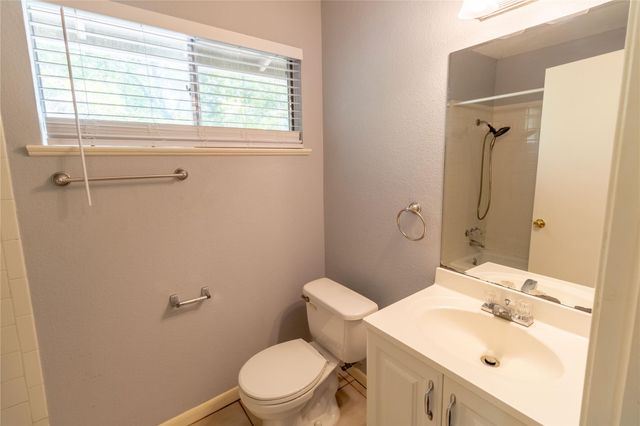 5111 Creekline DR, Austin, TX 78745