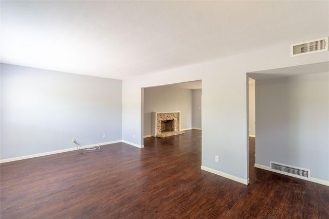 5111 Creekline DR, Austin, TX 78745