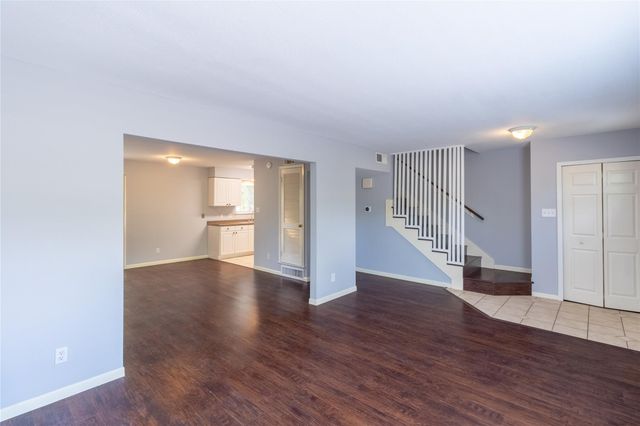 5111 Creekline DR, Austin, TX 78745