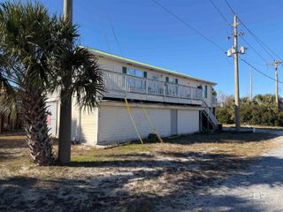 498 E 2nd Avenue, Gulf Shores, AL 36542