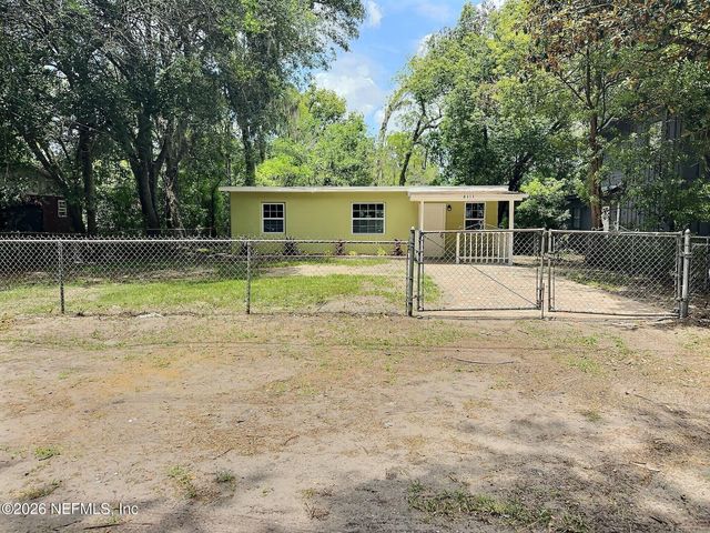 8111 HAMMOND Boulevard, Jacksonville, FL 32220