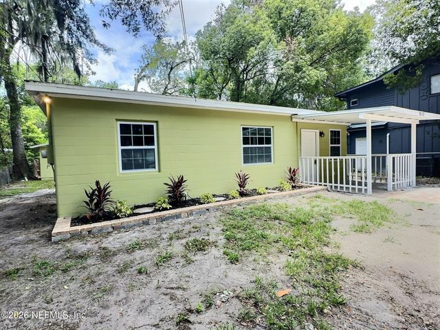 8111 HAMMOND Boulevard, Jacksonville, FL 32220