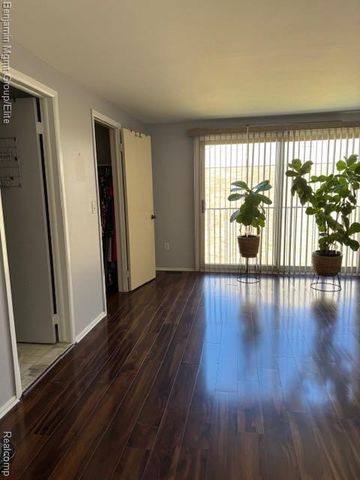 7 Hampton Towne Street 7, Southfield, MI 48075