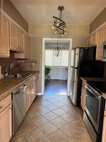 7 Hampton Towne Street 7, Southfield, MI 48075