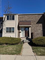 7 Hampton Towne Street 7, Southfield, MI 48075