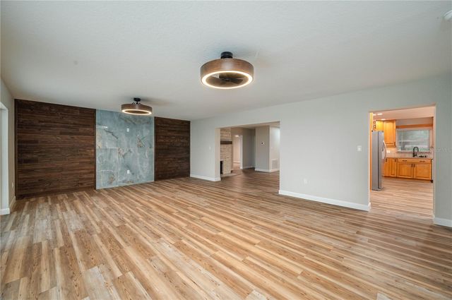 21 LAKE AVENUE, Winter Haven, FL 33880