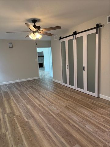 21 LAKE AVENUE, Winter Haven, FL 33880