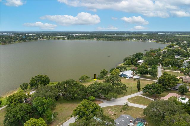 21 LAKE AVENUE, Winter Haven, FL 33880