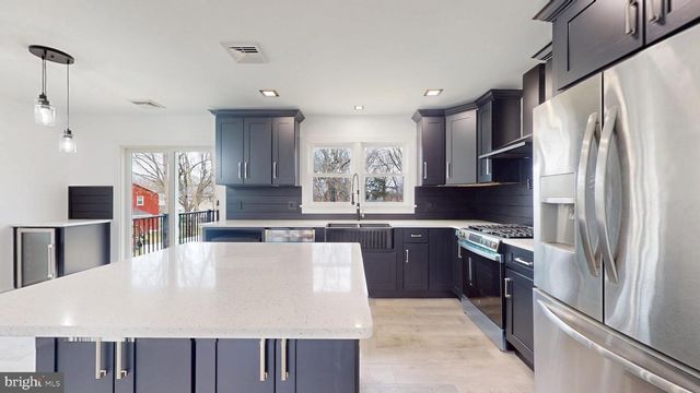 15 WAYNE DR, Somers Point, NJ 08244