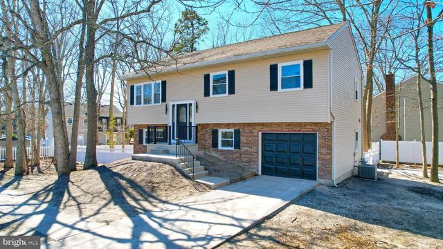 15 WAYNE DR, Somers Point, NJ 08244