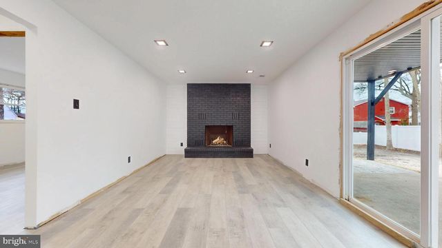 15 WAYNE DR, Somers Point, NJ 08244