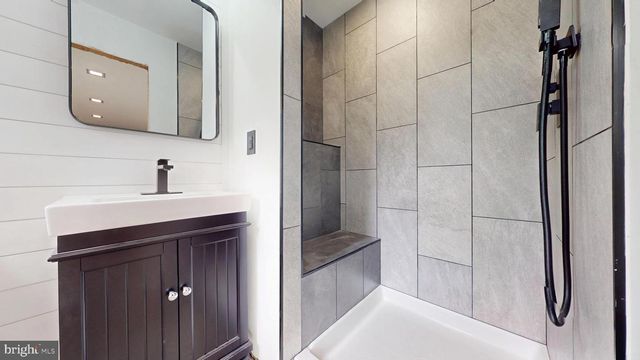 15 WAYNE DR, Somers Point, NJ 08244