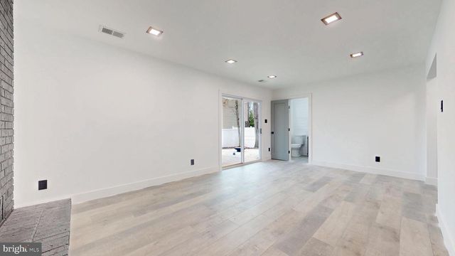 15 WAYNE DR, Somers Point, NJ 08244