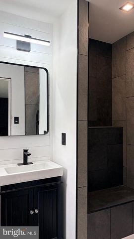 15 WAYNE DR, Somers Point, NJ 08244