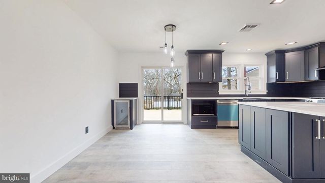 15 WAYNE DR, Somers Point, NJ 08244