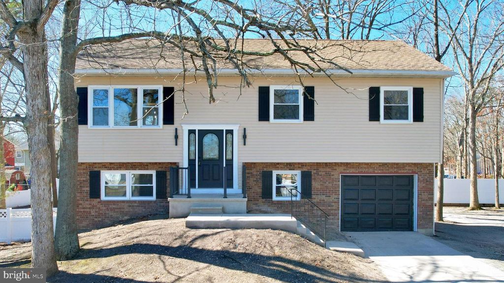 15 WAYNE DR, Somers Point, NJ 08244