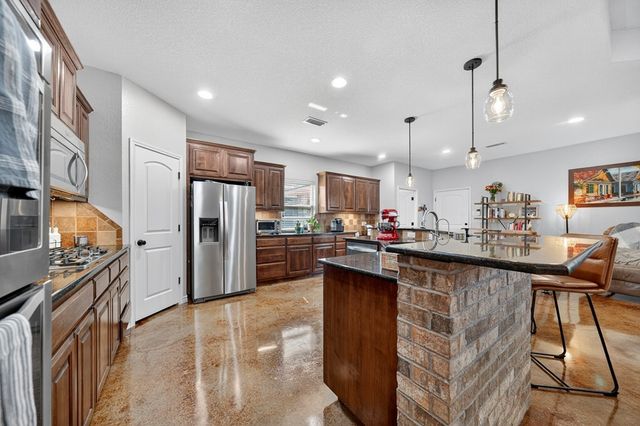 5804 Sabine Dr, Midland, TX 79707