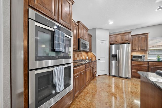 5804 Sabine Dr, Midland, TX 79707