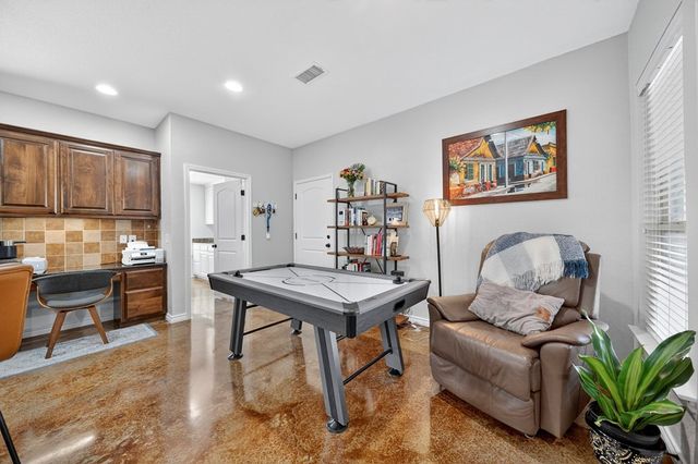 5804 Sabine Dr, Midland, TX 79707