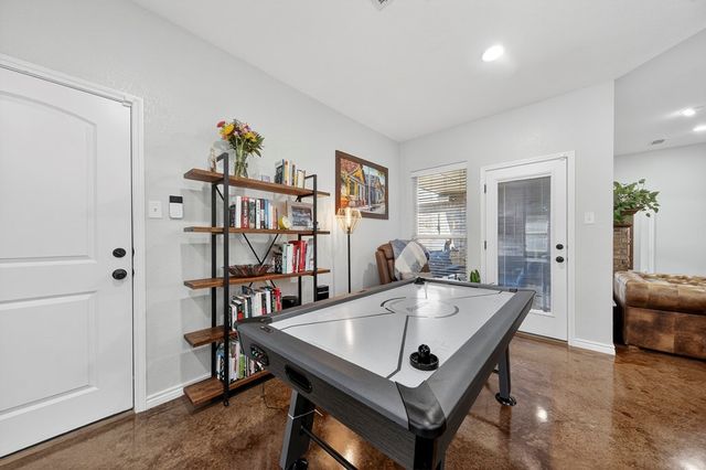 5804 Sabine Dr, Midland, TX 79707