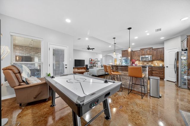 5804 Sabine Dr, Midland, TX 79707