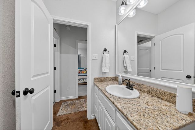 5804 Sabine Dr, Midland, TX 79707