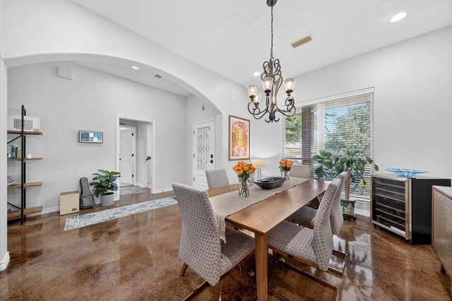 5804 Sabine Dr, Midland, TX 79707