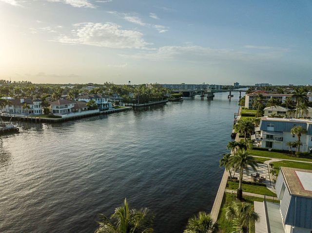 901 Bermuda Gardens Road 2, Delray Beach, FL 33483