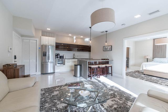 901 Bermuda Gardens Road 2, Delray Beach, FL 33483