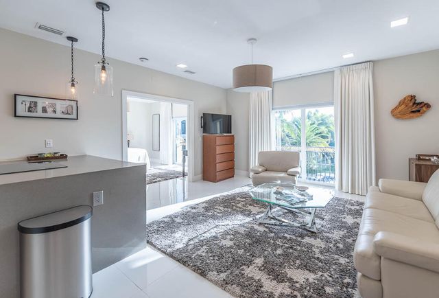901 Bermuda Gardens Road 2, Delray Beach, FL 33483