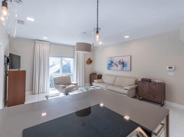 901 Bermuda Gardens Road 2, Delray Beach, FL 33483