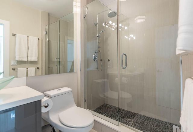 901 Bermuda Gardens Road 2, Delray Beach, FL 33483